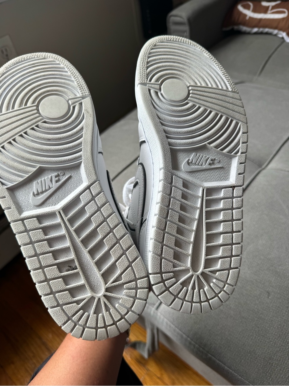 Jordan White Low-Top Sneakers with Black Insole - Picture 5 of 5